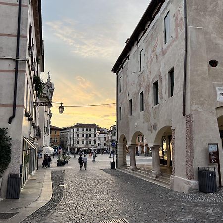 Ponte Vecchio, Elegante Appartamento A Due Passi Dal Centro Bassano del Grappa Exteriör bild